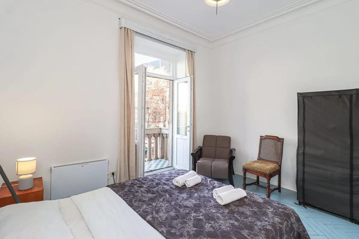 Image 1 of Lovely 1BR Apt next to Stamba Rooms
