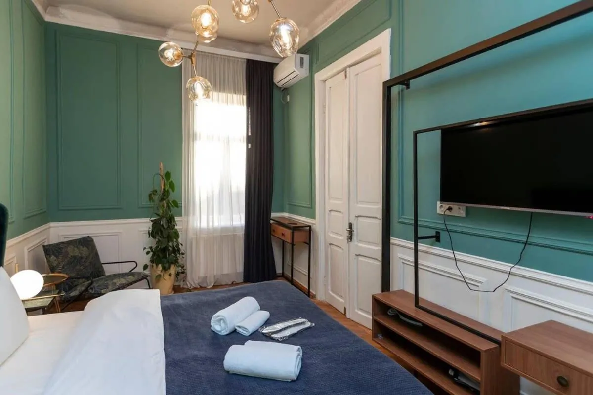 Image 1 of Luminous and stylish 2BR apt in the city center