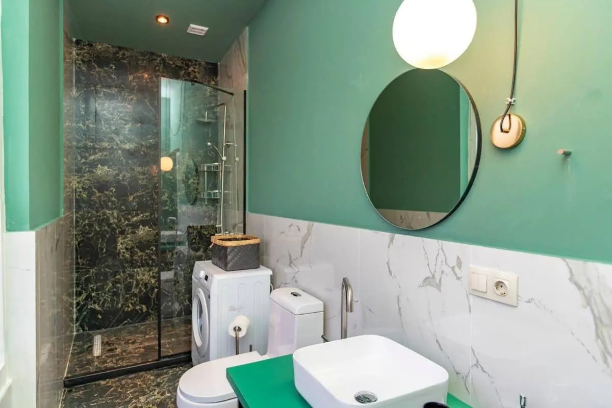 Image 6 of Luminous and stylish 2BR apt in the city center