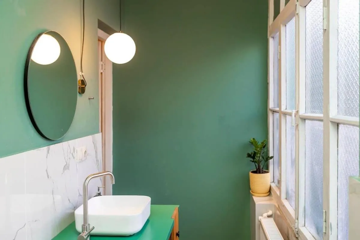 Image 2 of Luminous and stylish 2BR apt in the city center