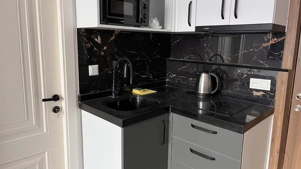 Image 3 of Lux Apart S10