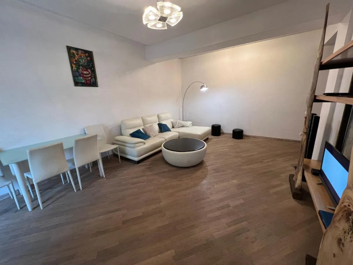 Image 3 of Luxury Apartment on Rustaveli Avenue
