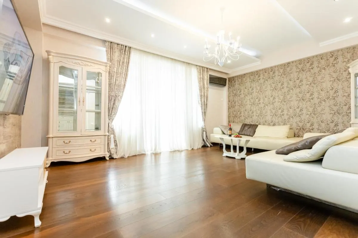 Image 4 of Luxury Landing V