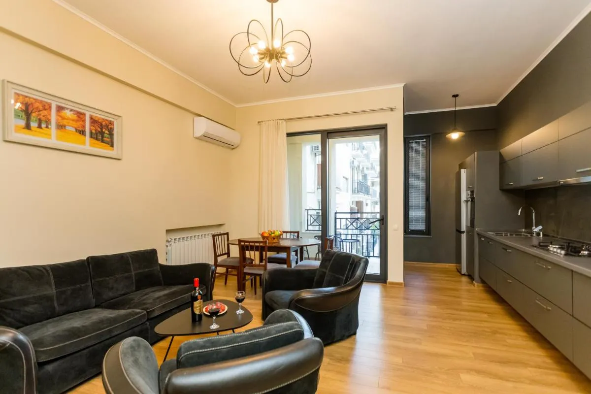 Image 3 of Luxury accommodation