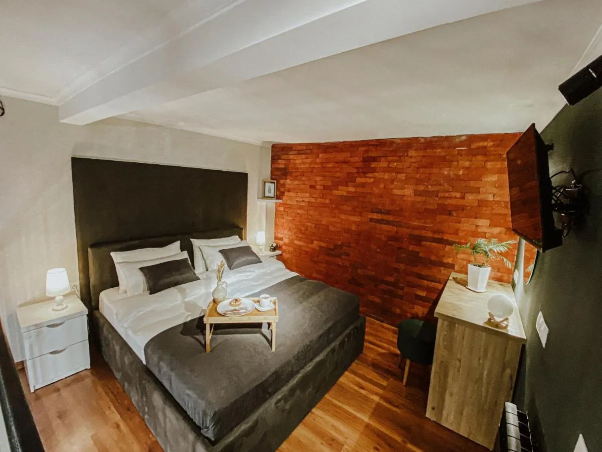 Image 1 of Luxury inn