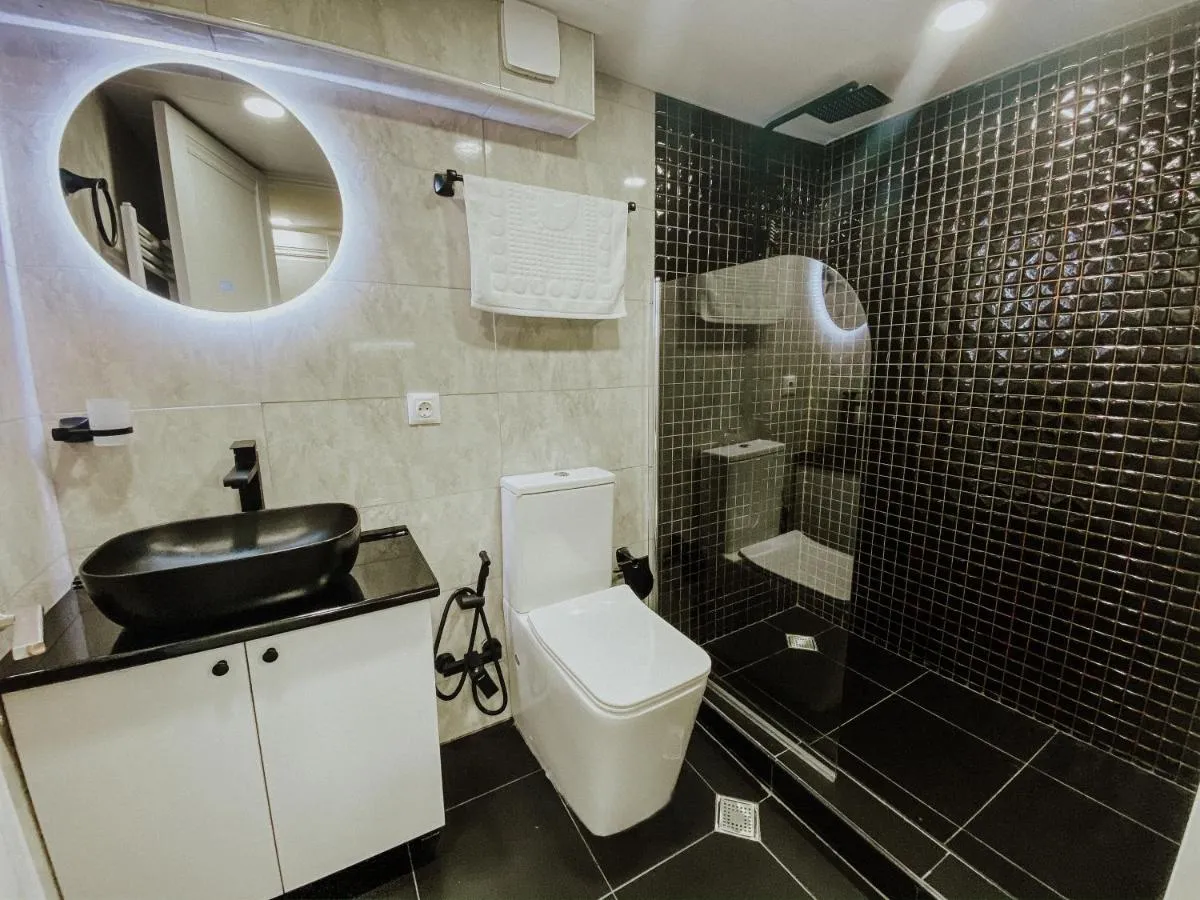 Image 2 of Luxury inn