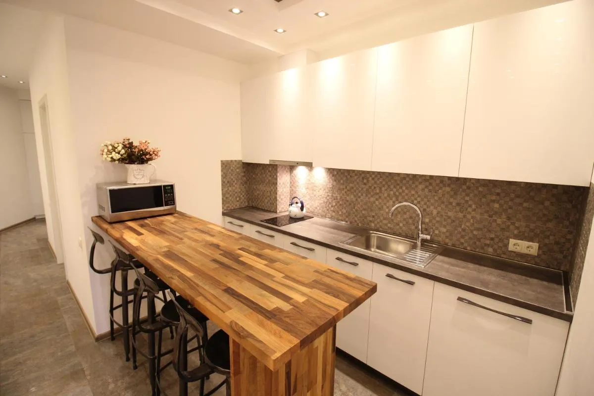 Image 1 of Maxela Apartments