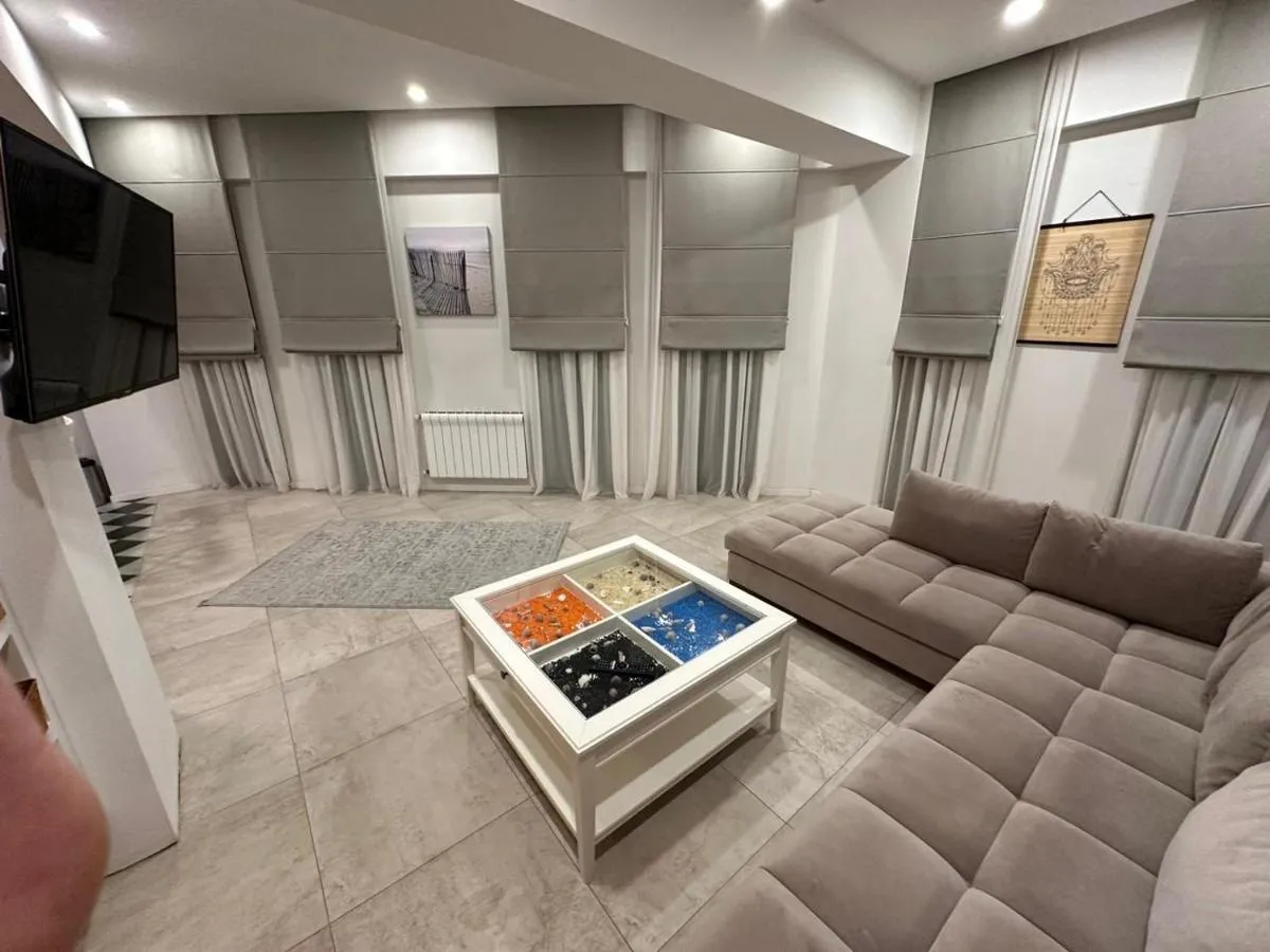Image 6 of Modern 2 bed room apartment with pool and gym