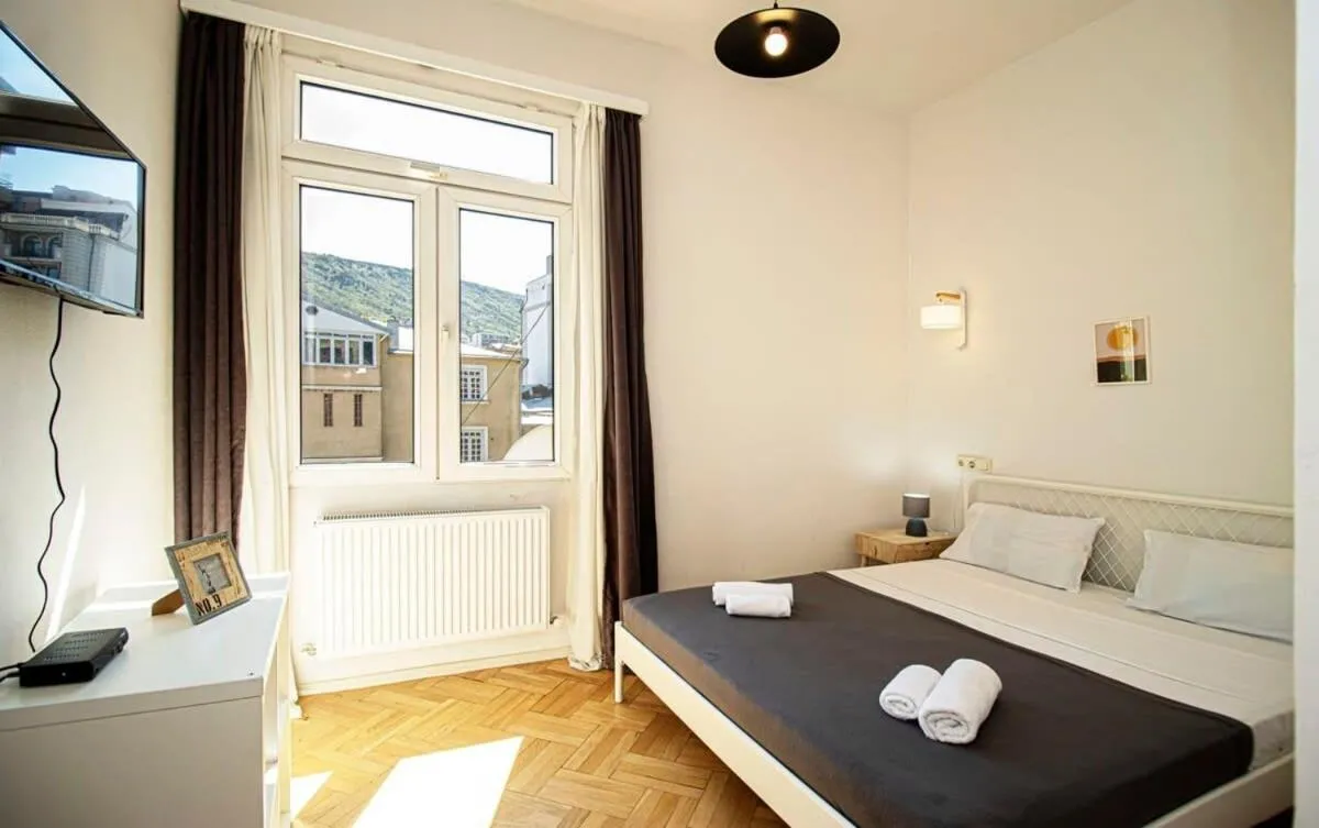Image of Modern Apartment Next to Stamba and Rooms
