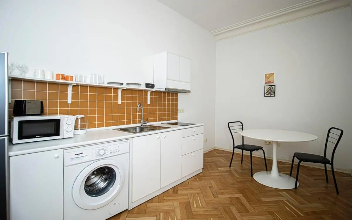 Image 2 of Modern Apartment Next to Stamba and Rooms
