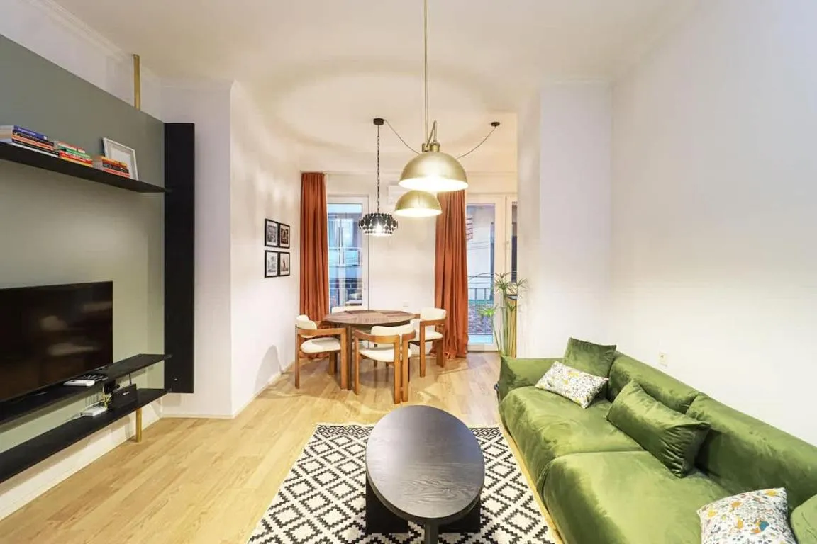 Image of Modern Central Apt Near Stamba – By Wehost