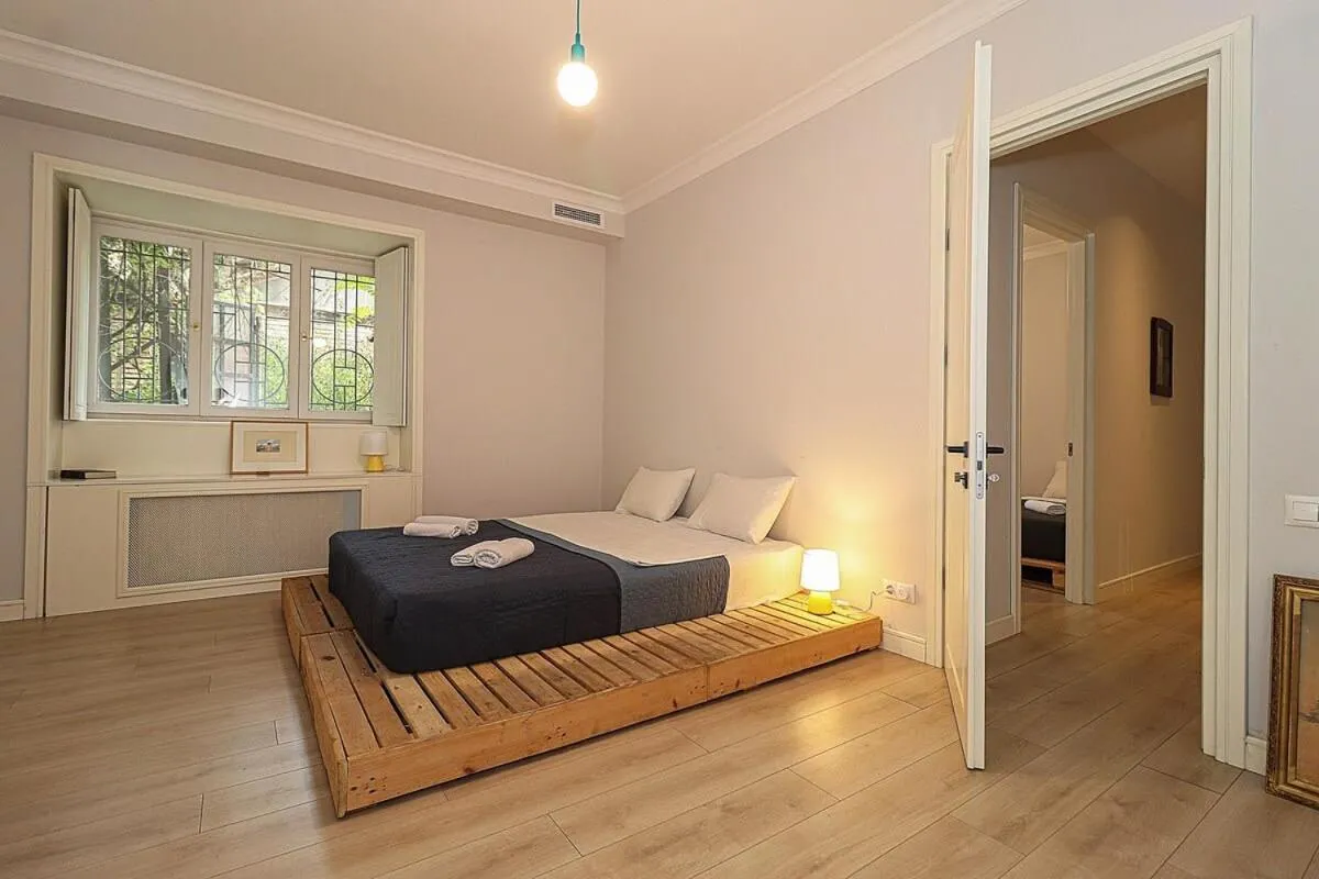 Image 4 of Mtatsminda Cozy Apt: Central & Comfy – By Wehost
