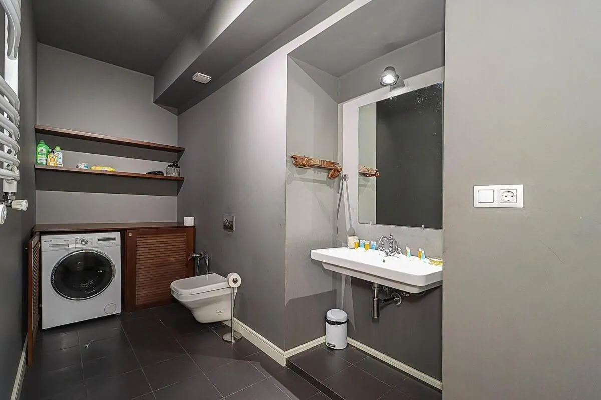 Image 5 of Mtatsminda Cozy Apt: Central & Comfy – By Wehost