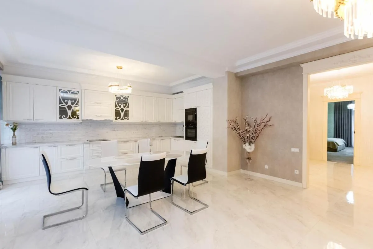Image 6 of NEW-Downtown Apartment lll