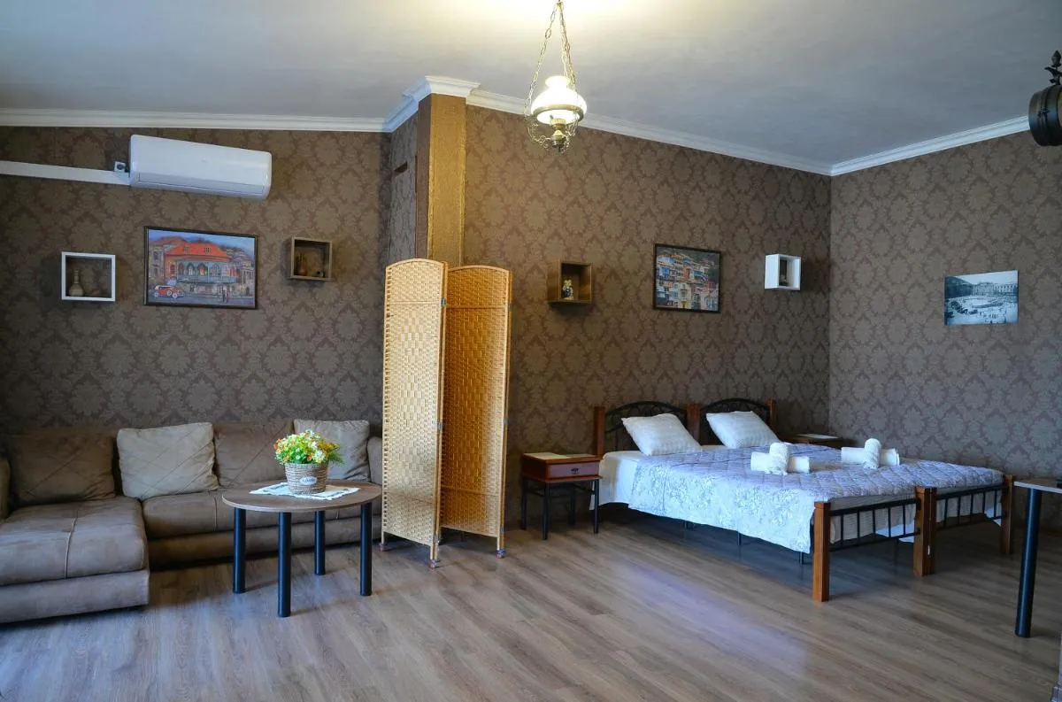 Image 1 of Natia’s apartment on Dadiani st.