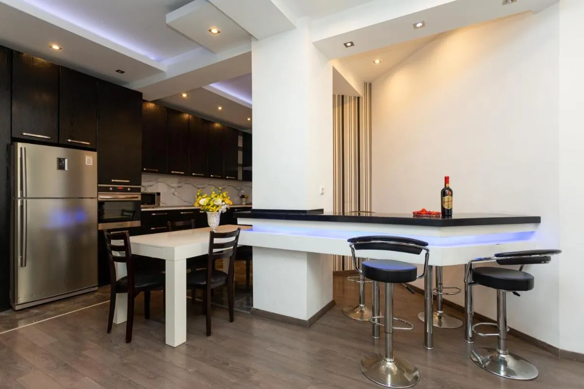 Image 6 of New Central Suite