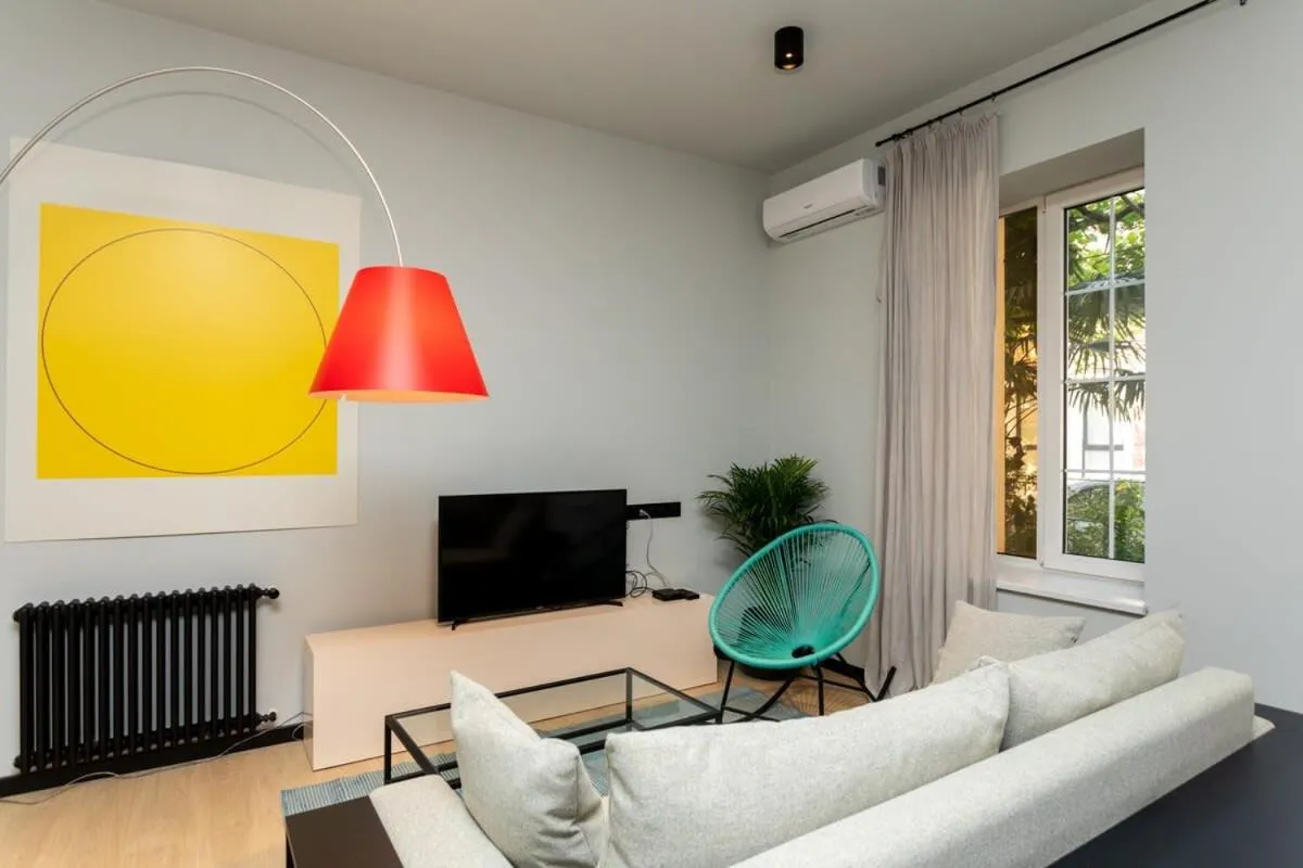 Image 4 of Newly Renovated Modern 2BR Apartment near Fabrika