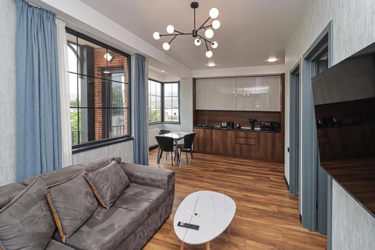 Image 3 of Newly Renovated Stylish Apart W stunning views