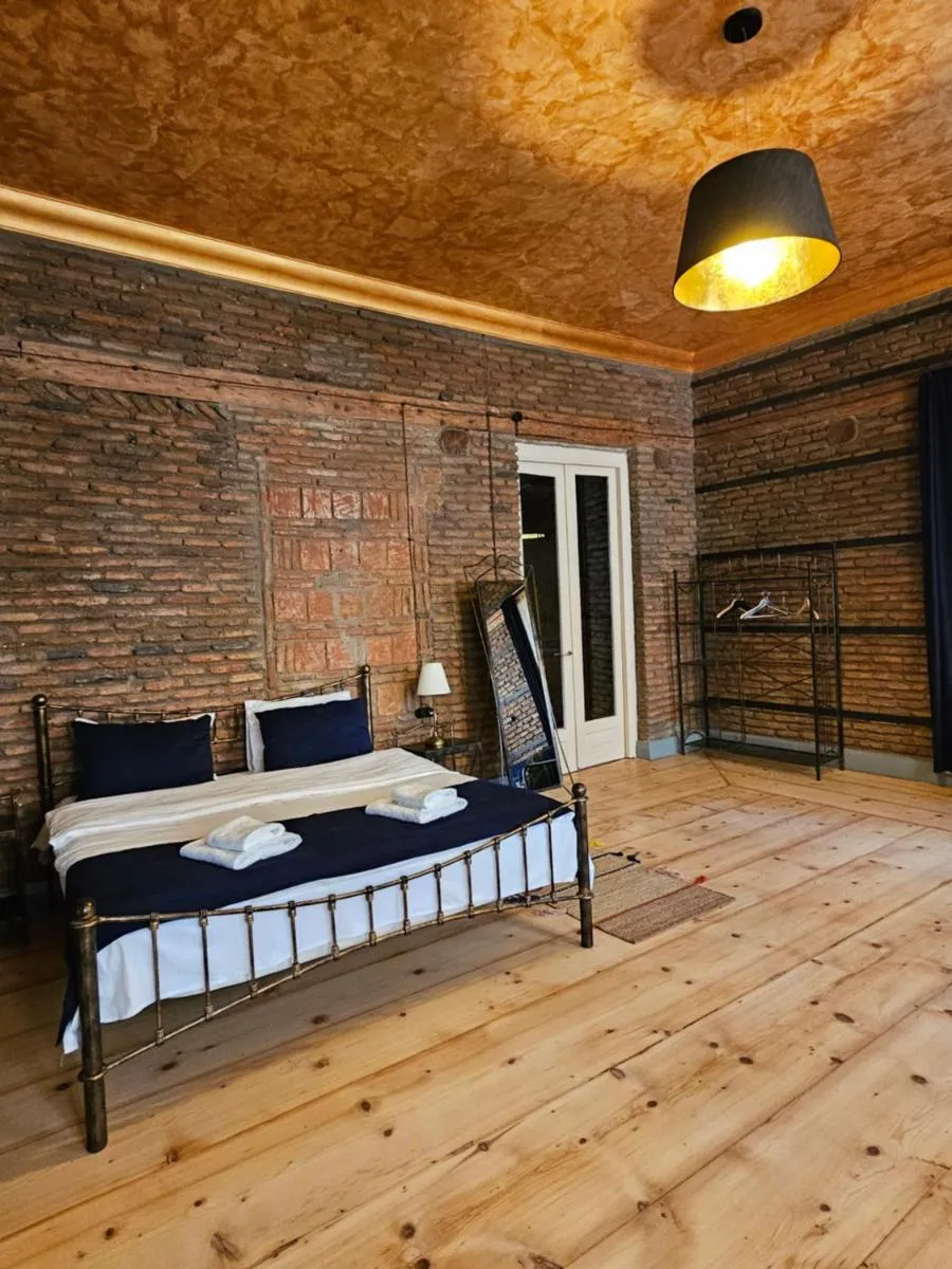 Image 6 of Old Gold Apartment