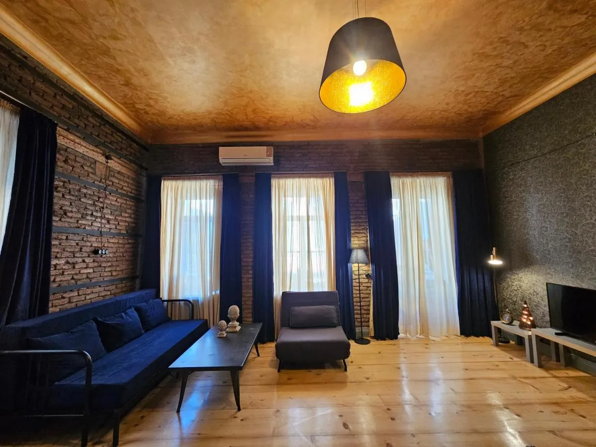 Image 4 of Old Gold Apartment