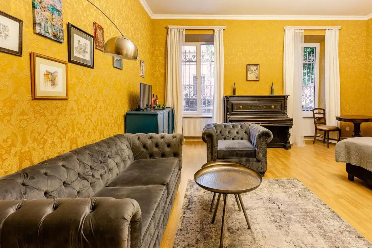 Image 4 of Old Piano Apartment