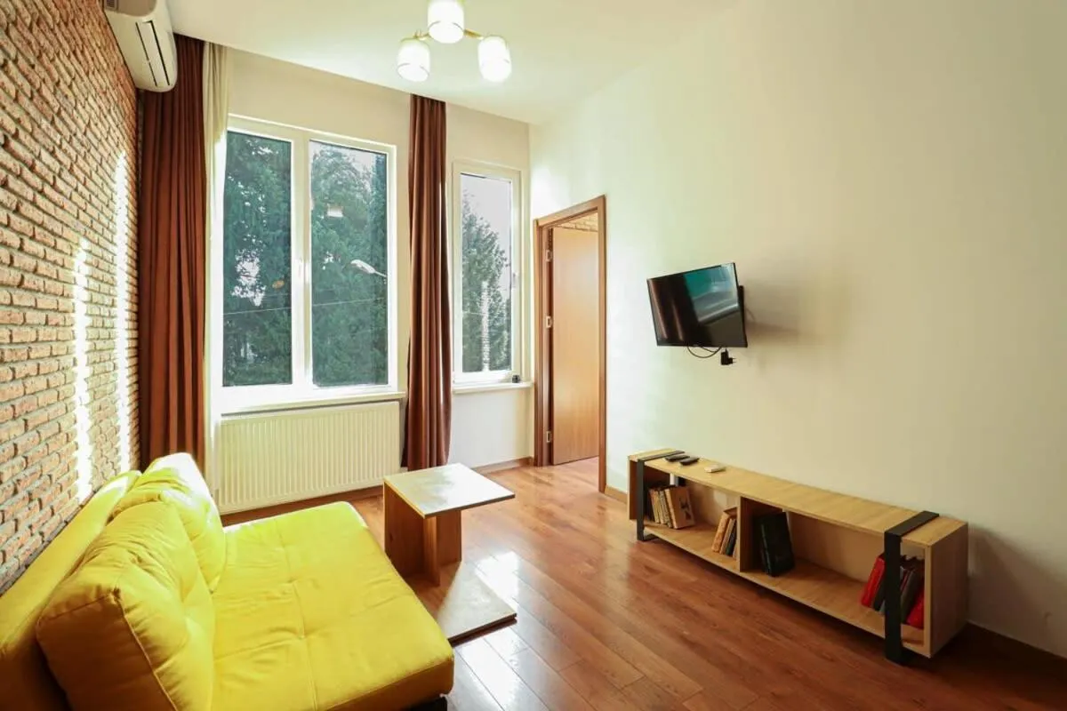 Image 4 of One bedroom Apartment near Fabrica