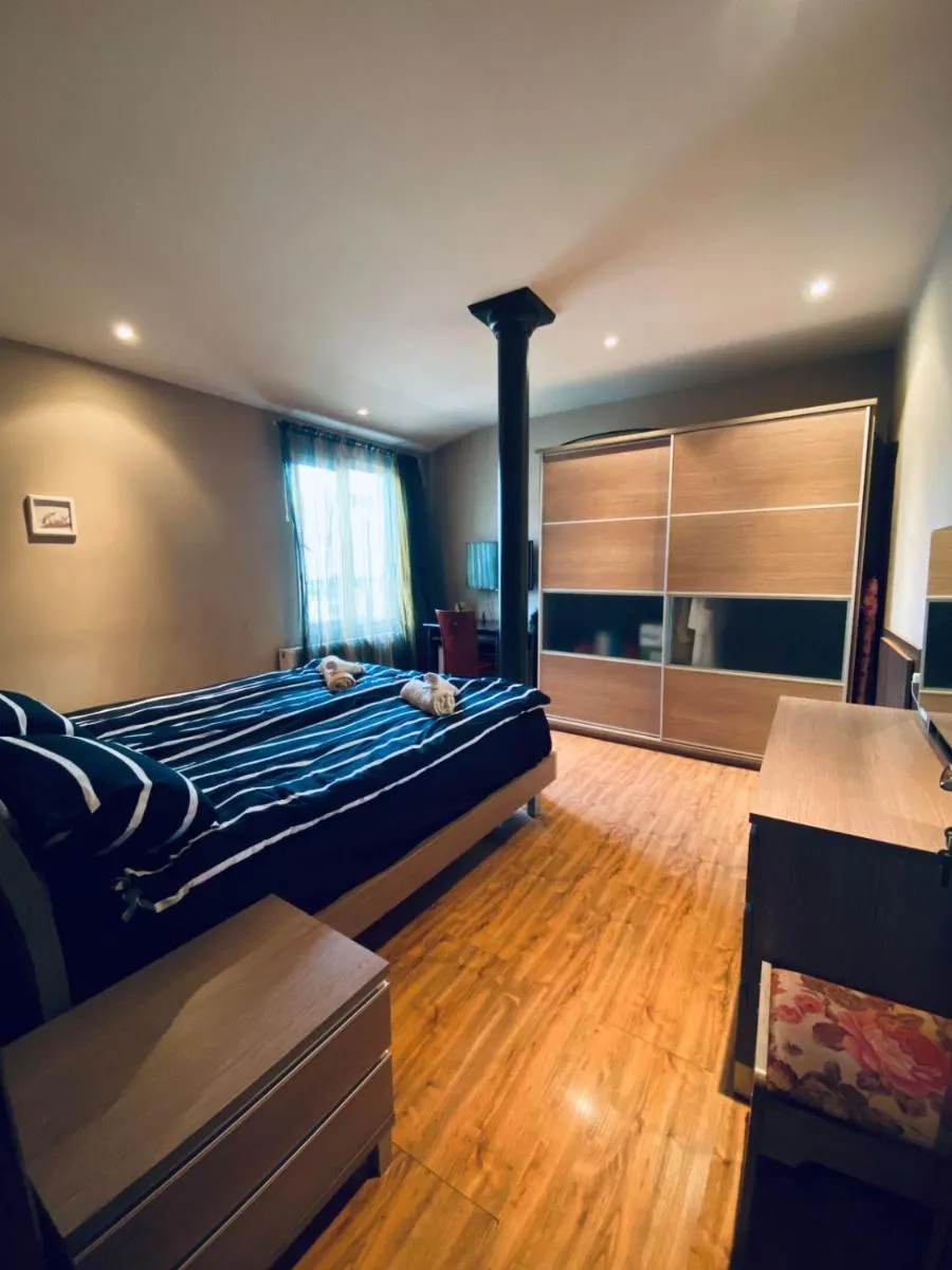 Image 3 of Opera Apartment