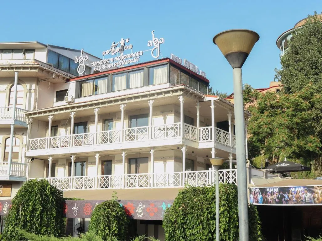 Image of Petit Palace