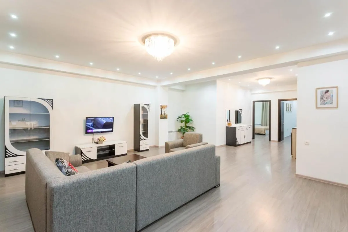 Image 3 of Premium 2 Bedroom Apartment lll