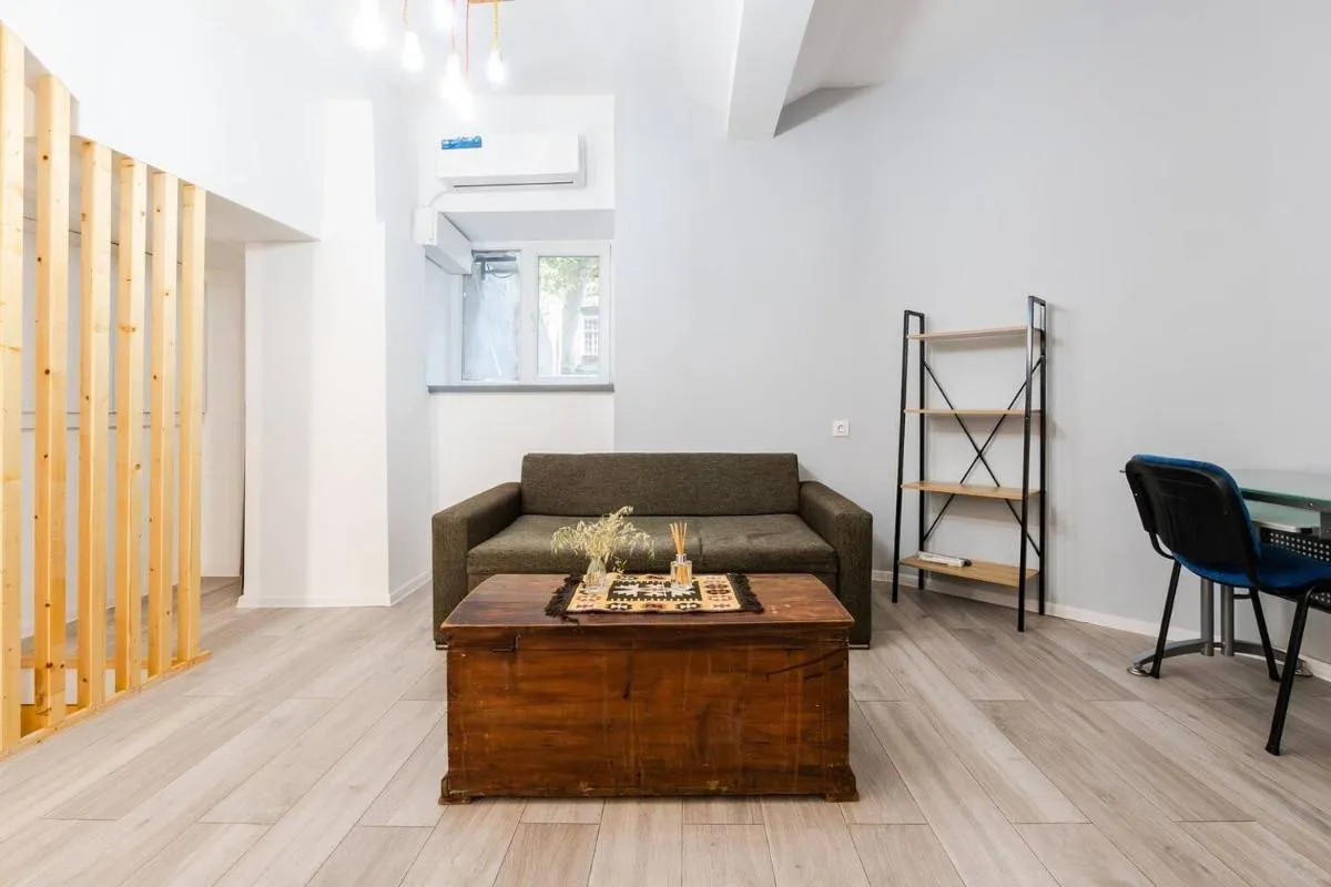 Image 6 of Roman Relics and Modern Style – Unique 1BR Experience