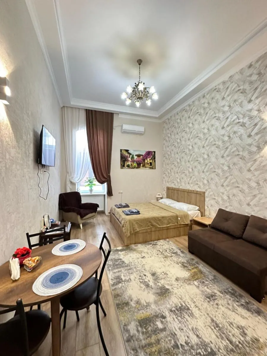 Image 4 of Silver Rooms