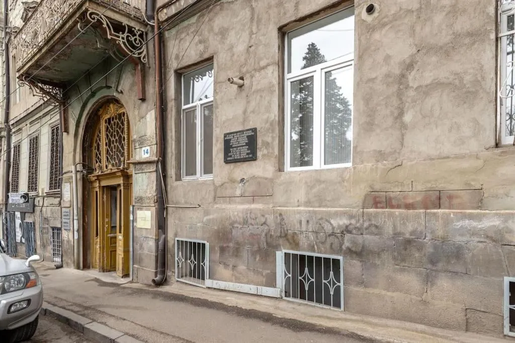 Image 5 of Singing Forest’s Apartment