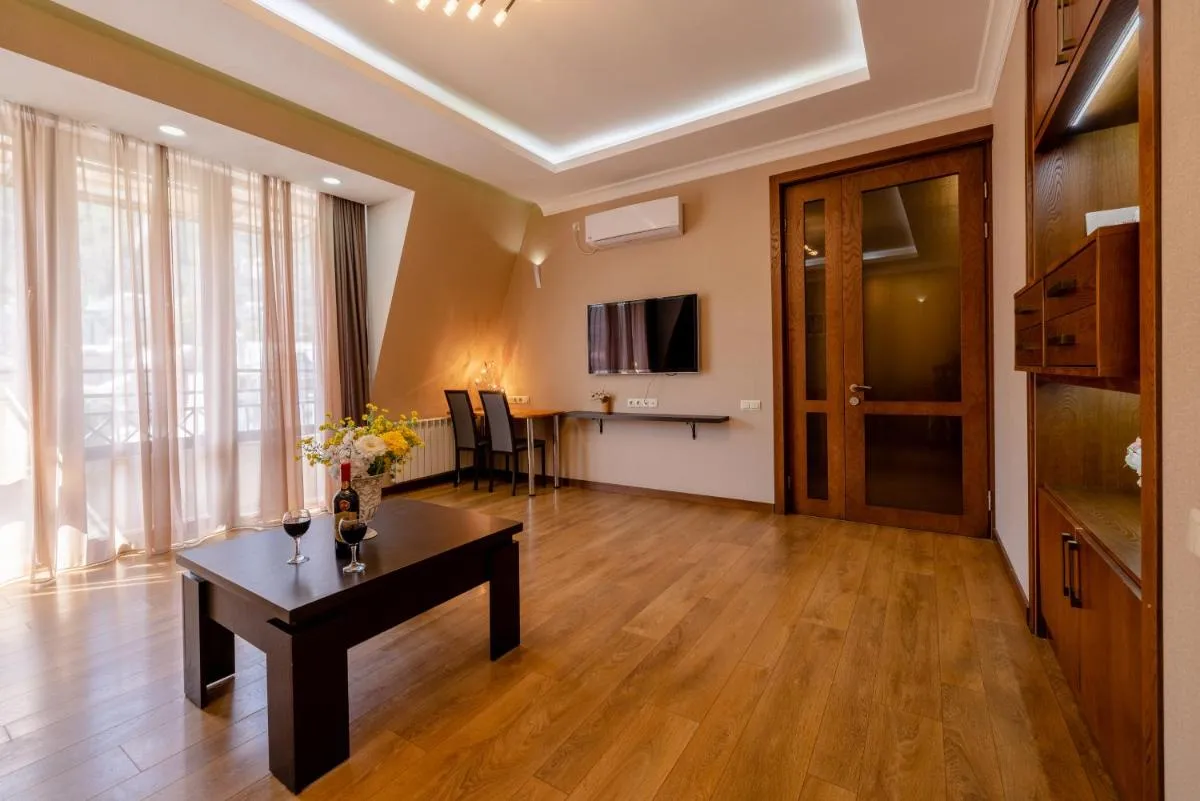 Image 3 of Spacious apartment in the city center II