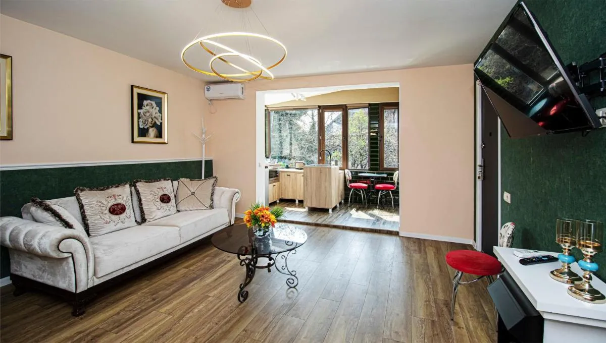 Image 4 of Stylish Apartment At Rustaveli Avenue