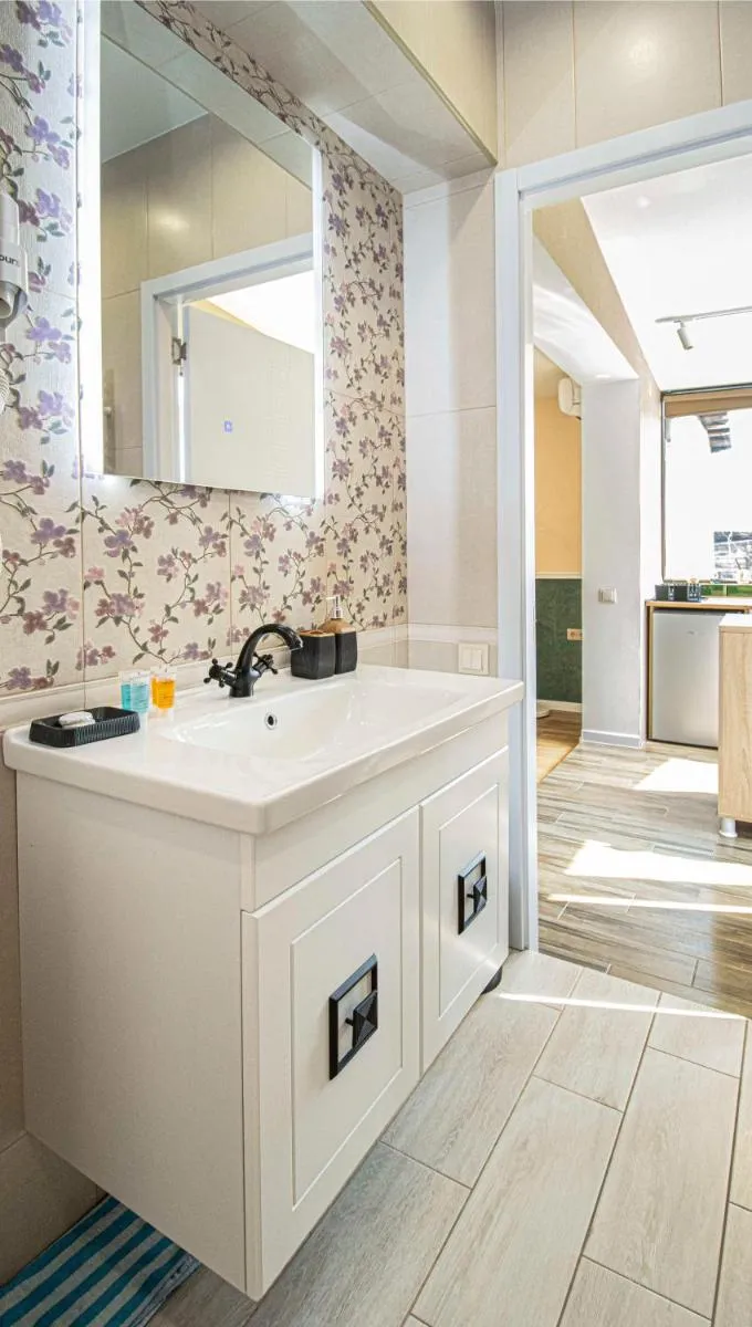 Image 3 of Stylish Apartment At Rustaveli Avenue