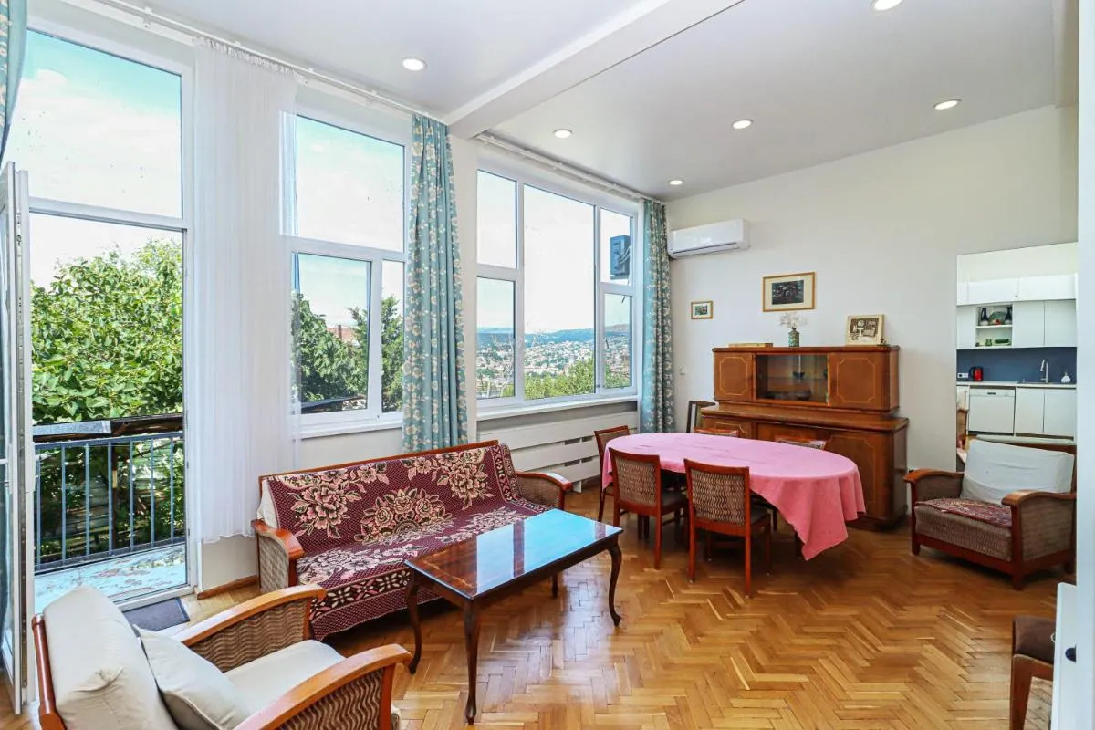 Image 2 of Stylish Apartment in the city center