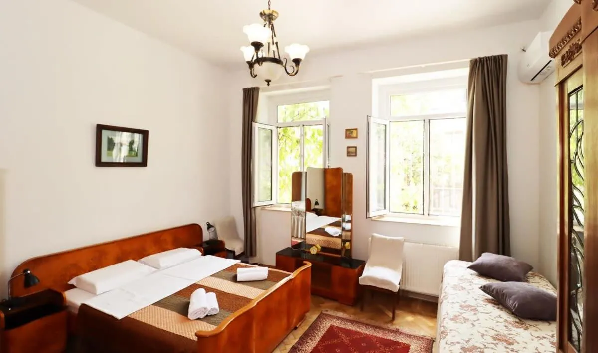 Image 6 of Stylish Apartment in the city center