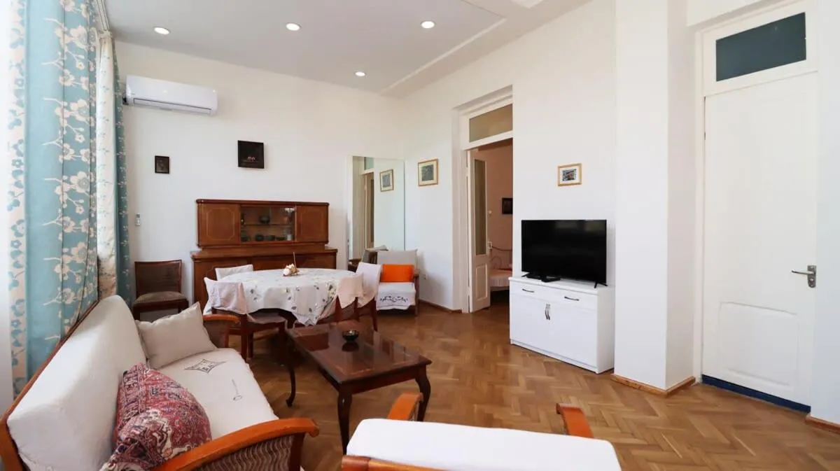 Image 4 of Stylish Apartment in the city center