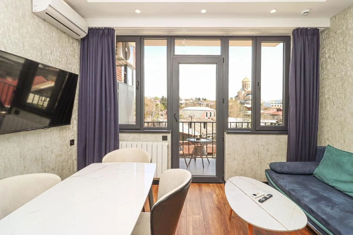 Image 4 of Super Stylish Apartment W Stunning views