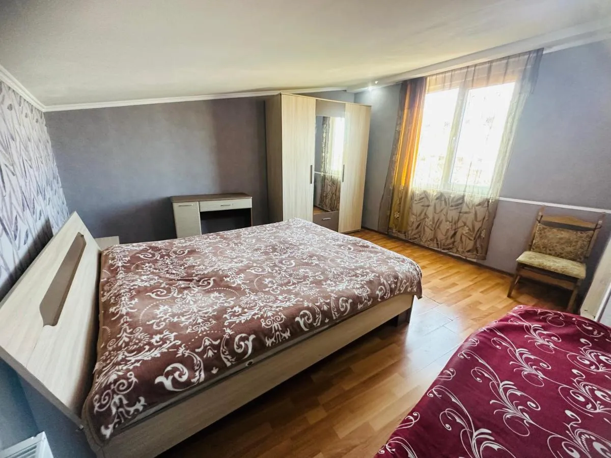 Image 4 of Tamuna apartment