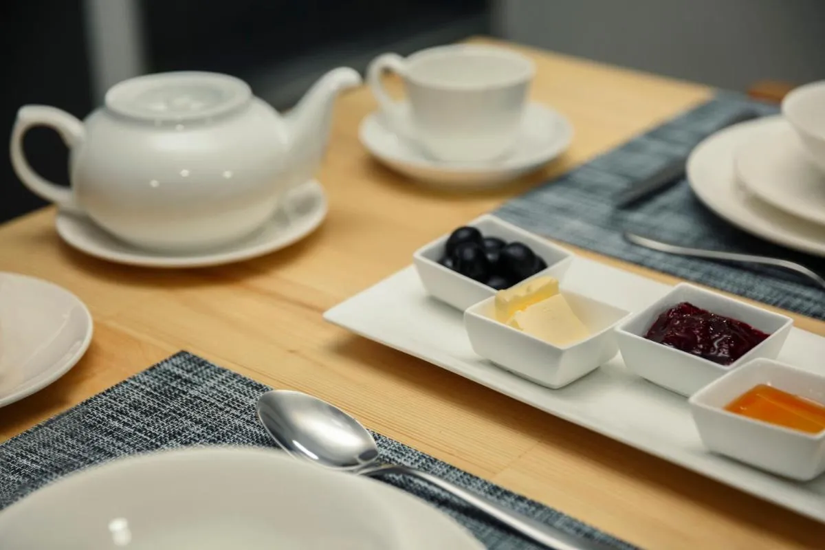 Image 3 of Tea for Two Hotel