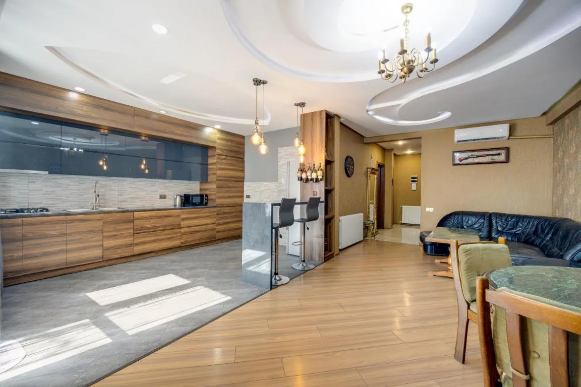 Image of Tree Bedroom Residence with Private Garden