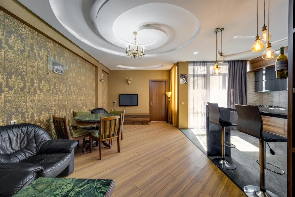 Image 4 of Tree Bedroom Residence with Private Garden