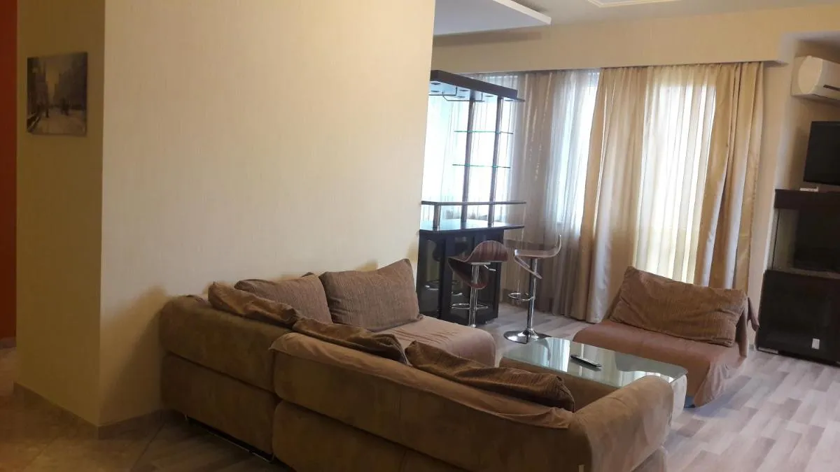 Image 4 of Two-bedroom apartment with balconies