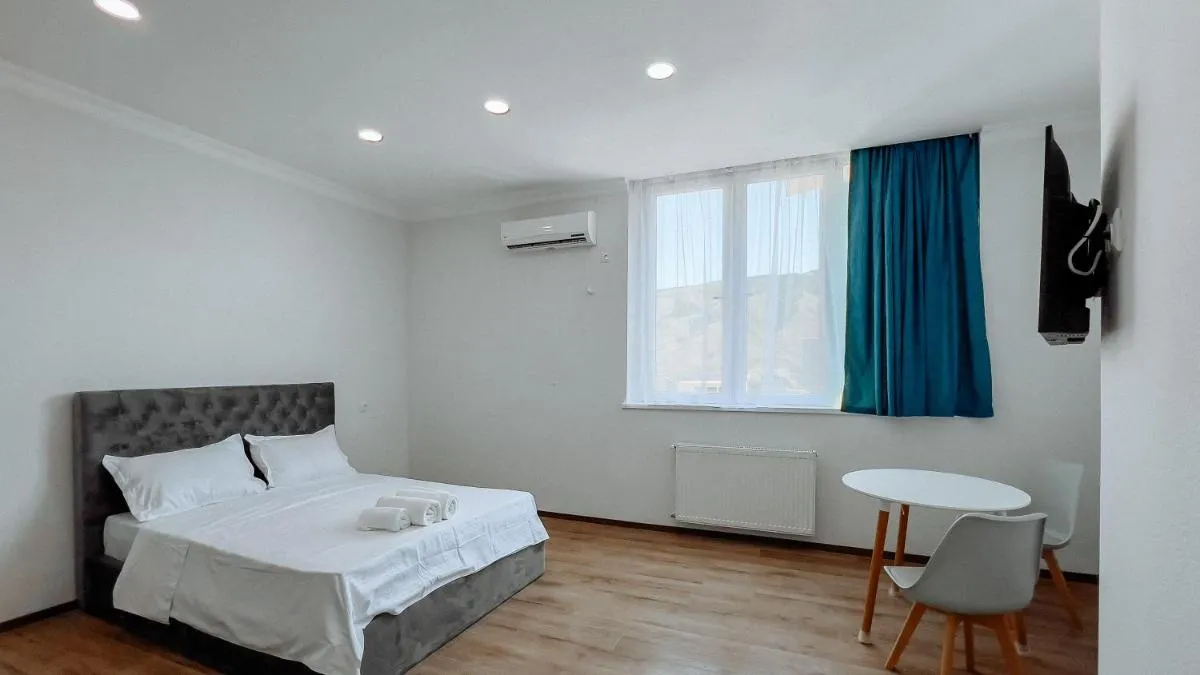 Image 5 of VIP apart 481