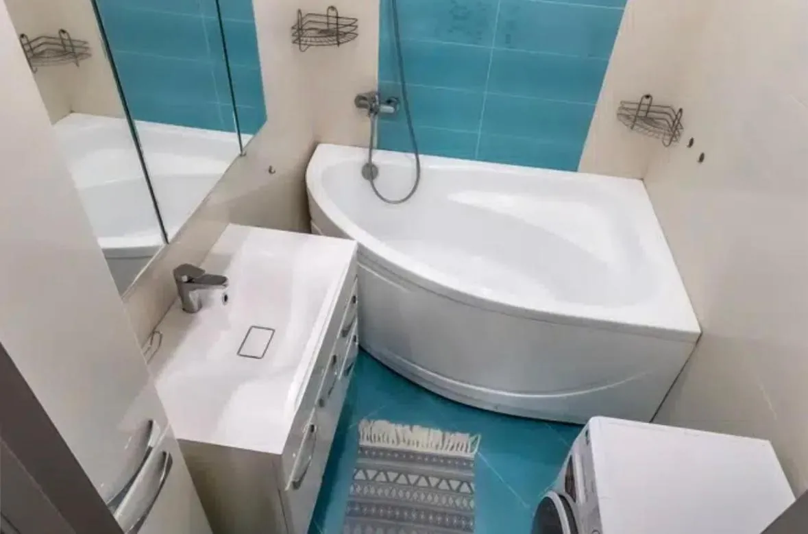 Image 4 of VIP apart 556