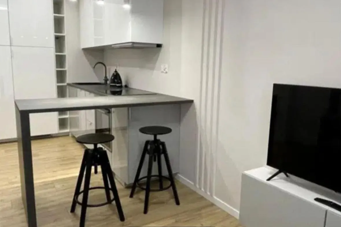 Image 4 of VIP apart 558