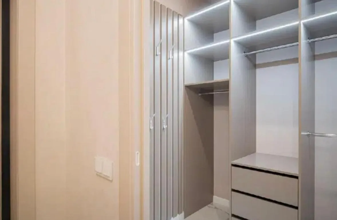 Image 4 of VIP apart 569