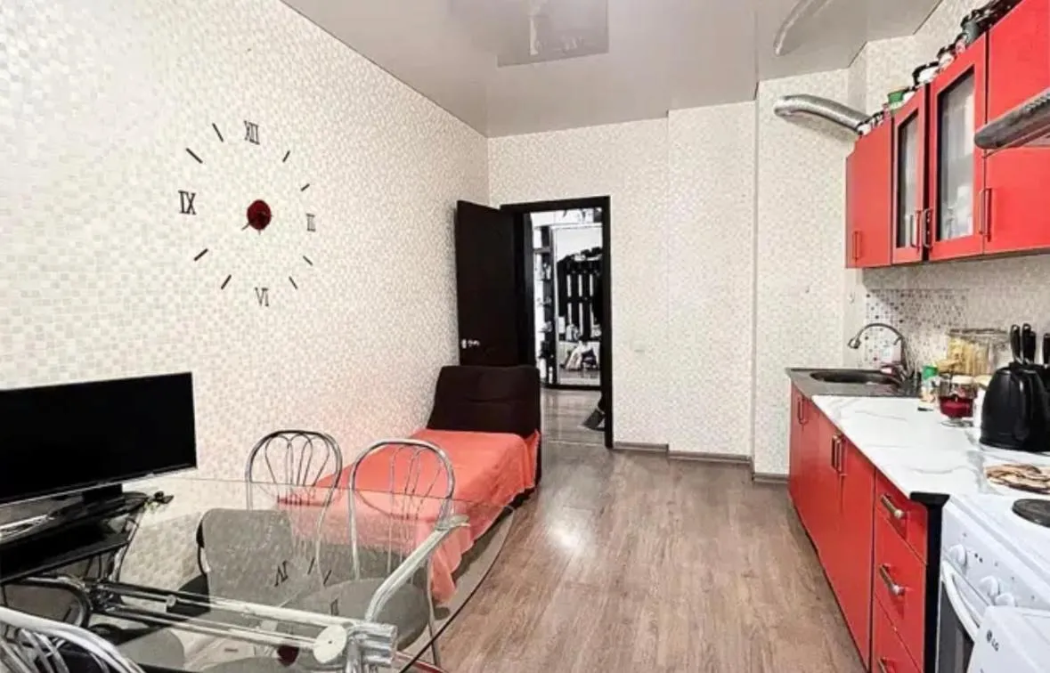Image 2 of VIP apart 572