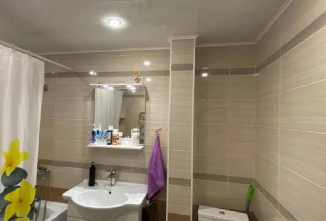 Image 4 of VIP apart 572